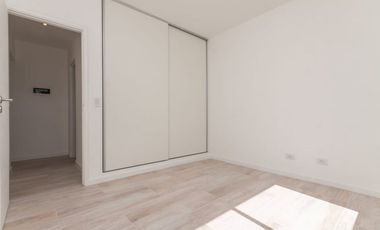 DEPARTAMENTOS EN 2 PLANTAS CON COCHERA Y PARRILLA