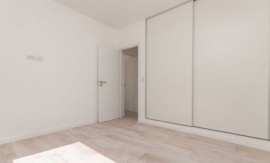 DEPARTAMENTOS EN 2 PLANTAS CON COCHERA Y PARRILLA