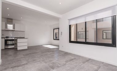 DEPARTAMENTOS EN 2 PLANTAS CON COCHERA Y PARRILLA