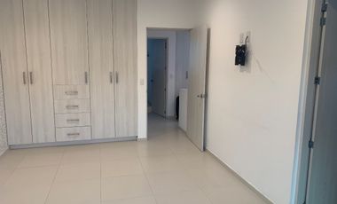 AMPLIA CASA CAÑADAS DEL LAGO