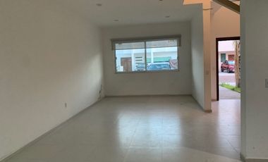 AMPLIA CASA CAÑADAS DEL LAGO