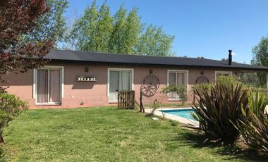 Casa en venta - 3 Dormitorios 3 Baños - Cañuelas