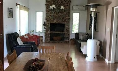 Casa en venta - 3 Dormitorios 3 Baños - Cañuelas