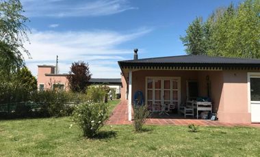 Casa en venta - 3 Dormitorios 3 Baños - Cañuelas