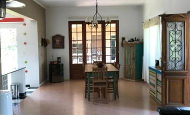 Casa en venta - 3 Dormitorios 3 Baños - Cañuelas