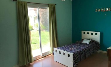 Casa en venta - 3 Dormitorios 3 Baños - Cañuelas