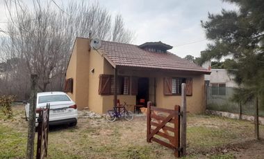 Casa en venta - 3 Dormitorios 1 Baño - 250Mts2 - Costa Chica, Las Toninas