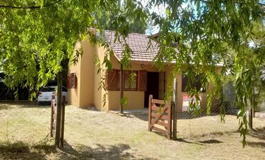 Casa en venta - 3 Dormitorios 1 Baño - 250Mts2 - Costa Chica, Las Toninas