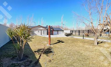 VENTA CASA 2 DORMITORIOS - B° LA VIÑA, FERNANDEZ ORO