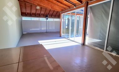 VENTA CASA 2 DORMITORIOS - B° LA VIÑA, FERNANDEZ ORO