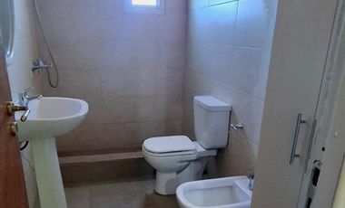 VENTA CASA 2 DORMITORIOS - B° LA VIÑA, FERNANDEZ ORO