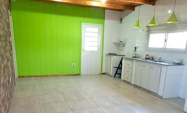 VENTA CASA 2 DORMITORIOS - B° LA VIÑA, FERNANDEZ ORO