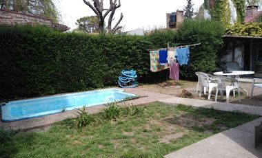 Casa en venta - 2 Dormitorios 1 Baño - Cochera - 400Mts2 - El Cazador, Escobar