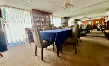 Casa en venta en Balcones de la Herradura. Frente a parque.