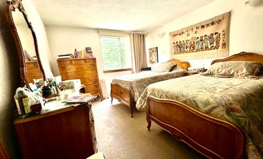 Casa en venta en Balcones de la Herradura. Frente a parque.