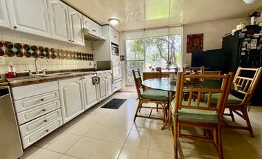 Casa en venta en Balcones de la Herradura. Frente a parque.