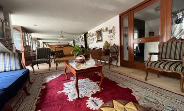 Casa en venta en Balcones de la Herradura. Frente a parque.