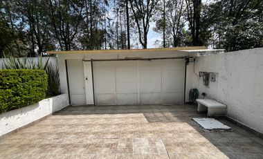 Casa en venta en Balcones de la Herradura. Frente a parque.