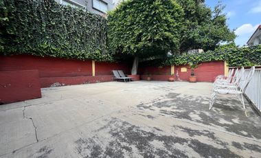 Casa en venta en Balcones de la Herradura. Frente a parque.