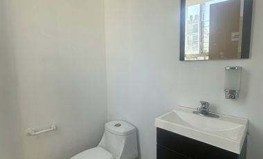 LOCAL EN RENTA EN BOSQUES LOMAS DEL CHAMIZAL