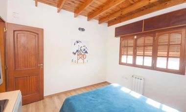 Casa en venta - 4 Dormitorios 5 Baños - Cocheras - 3.046Mts2 - City bell