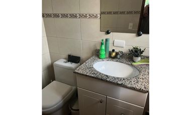 EN VENTA HERMOSA Y AMPLIA CASA EN LA REINA