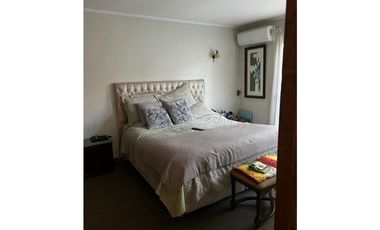 EN VENTA HERMOSA Y AMPLIA CASA EN LA REINA