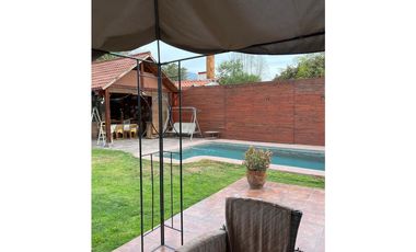 EN VENTA HERMOSA Y AMPLIA CASA EN LA REINA