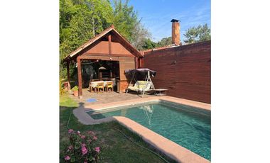 EN VENTA HERMOSA Y AMPLIA CASA EN LA REINA