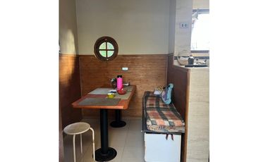 EN VENTA HERMOSA Y AMPLIA CASA EN LA REINA