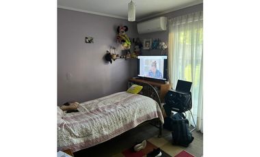 EN VENTA HERMOSA Y AMPLIA CASA EN LA REINA
