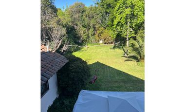 EN VENTA HERMOSA Y AMPLIA CASA EN LA REINA