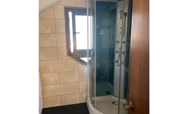 EN VENTA HERMOSA Y AMPLIA CASA EN LA REINA