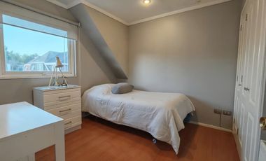 EXCELENTE CASA DE 4 DORMITORIOS EN BARRIO INGLES