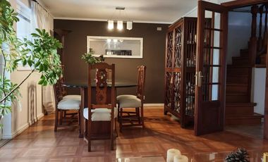 EXCELENTE CASA DE 4 DORMITORIOS EN BARRIO INGLES