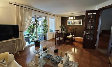 EXCELENTE CASA DE 4 DORMITORIOS EN BARRIO INGLES