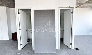 Oficina en Arriendo en A pasos del Metro Los Leones