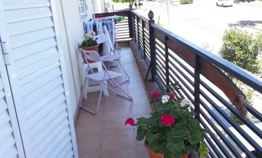 HERMOSA PLANTA ALTA 1 DORM.COCHERA