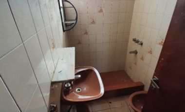 Excelente vivienda multifamiliar con local. Lote 330 m2. (Se escuchan ofertas)