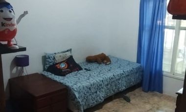 EXCELENTE OPORTUNIDAD BONITO CHALET   3 DORMITORIOS 1 BAÃO -RECONDO 990 -MONTE GRANDE- APTA CREDITO