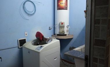 CASA EN VENTA SOBRE LOTE 550 MT2, AV L VALETTE 100 -MONTE GRANDE- APTA CREDITO