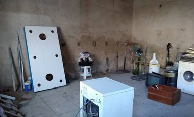 VENDE LOCALES Y GALPONES!