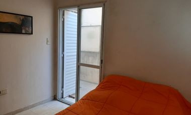 RETASADO VENDO departamento dos dormitorios. escritorio , doble ingreso , cochera , zona centro!