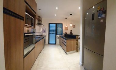 Hermosa Casa en Solanas | PROP1021