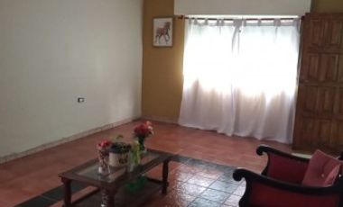 Casa con departamento en Benavidez