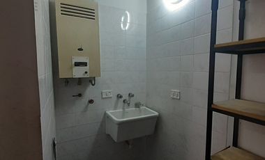 VENDO CASA CON COMPLEJO DE COCHERAS BARRIO MERCANTIL