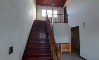 VENTA HERMOSO CHALET EN EL BARRIO SANTA ELENA