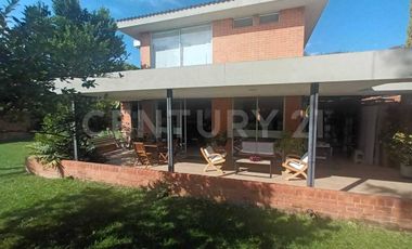 VENDO CASA EN EL CONDOMINIO LA HERRERIA HACIENDA  EL CASTILLO