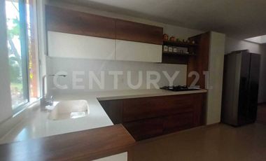 VENDO CASA EN EL CONDOMINIO LA HERRERIA HACIENDA  EL CASTILLO