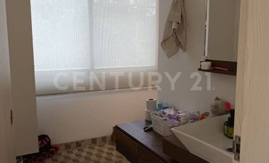 VENDO CASA EN EL CONDOMINIO LA HERRERIA HACIENDA  EL CASTILLO